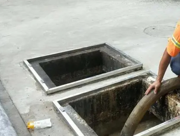 根河化粪池清理
