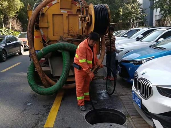 根河排污管道清淤